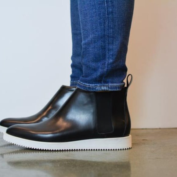 EVERLANE THE STREET ANKLE BOOTIE - Picture 7 of 7